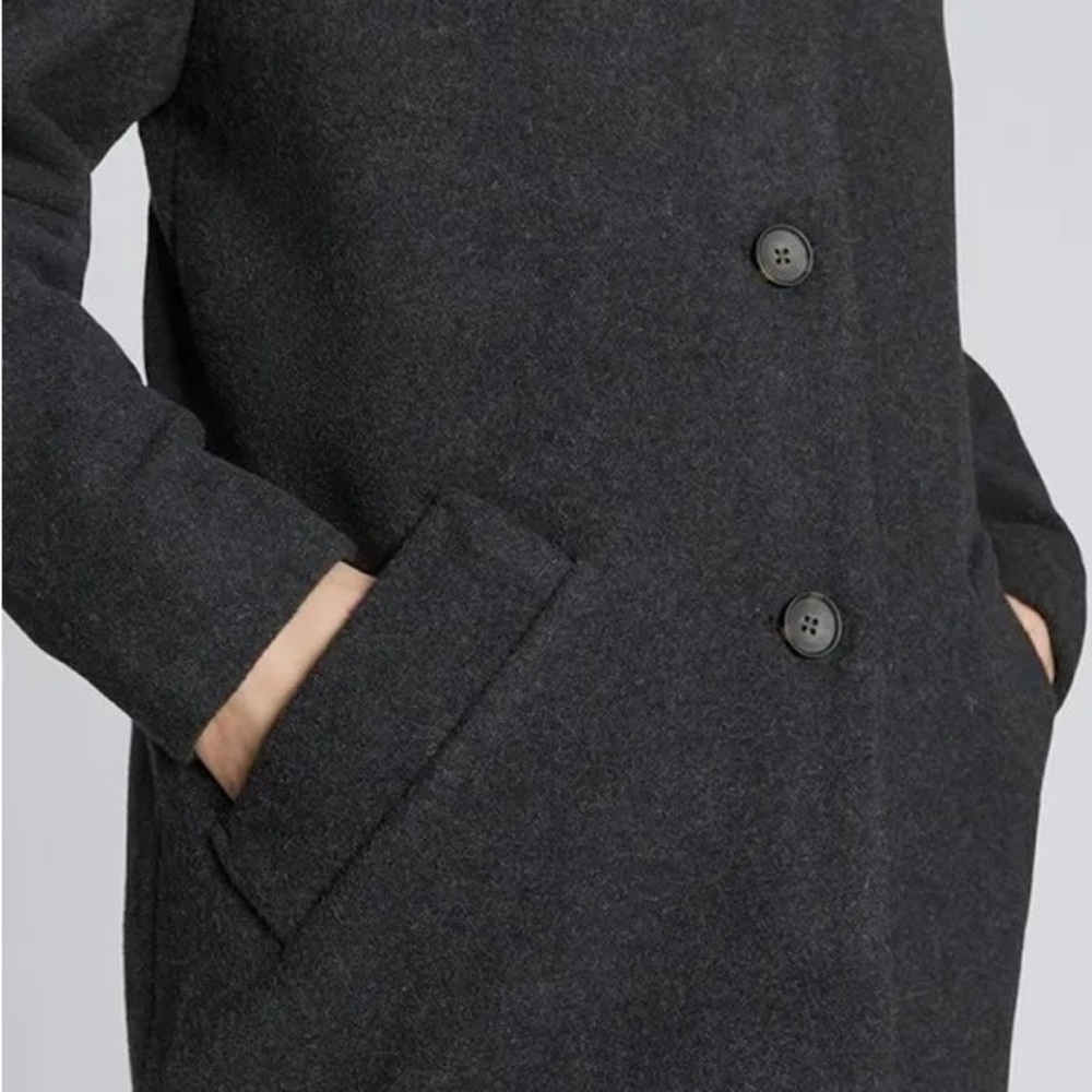 Everlane • The Italian ReWool Cocoon Coat, Charcoal - Picture 5 of 10